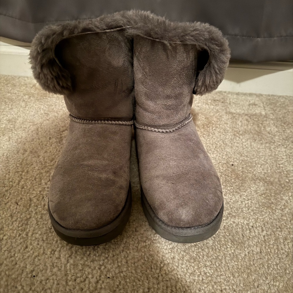 Ugg Bailey button grey boots